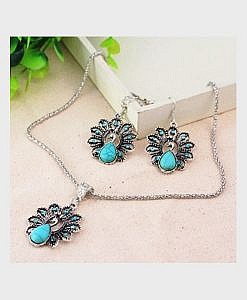 Blue Peacock pendant earrings set with chain