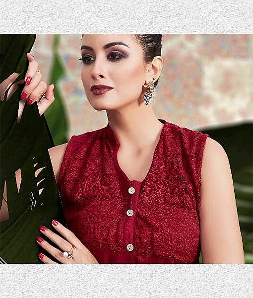 Maroon rayon printed kurta with lace - Image 2