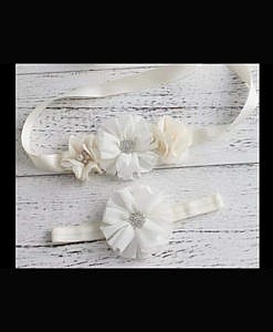 White maternity photoshoot waist belt with matching head band