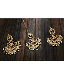 Red gold plated imitation pearl, stones, antique mangtika with earrings set.