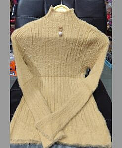 Very soft Yellow winter sweater top with brooch